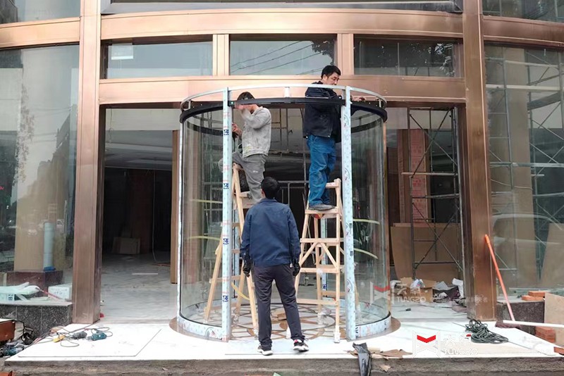 自動旋轉(zhuǎn)門不轉(zhuǎn)了是什么原因，怎么維修